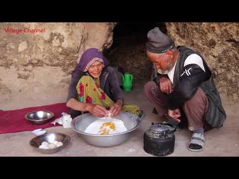 Old lovers Living in a Dangerous and Risky Cave | love in Old Age | Village life in Afghanistan