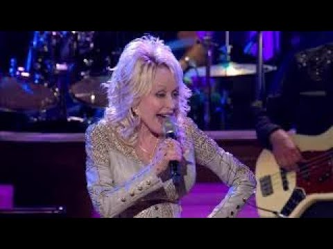 Dolly Parton 9 to 5 (Live 2019 Performance from 50 year anniversary)