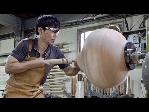 How an Old Korean Woodturning Master Carves a Log to Make Beautiful Pot