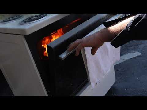 HOW TO PUT OUT AN OVEN FIRE