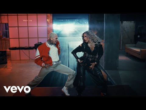 Ciara, Chris Brown - How We Roll (Official Music Video)