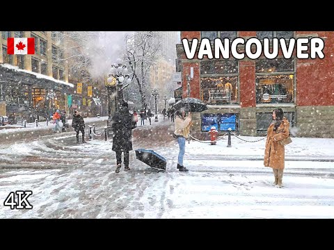 🇨🇦 【4K】❄️❄️❄️ Snowfall in Downtown Vancouver. BC. Canada.  Walking in the Snow. White Christmas.