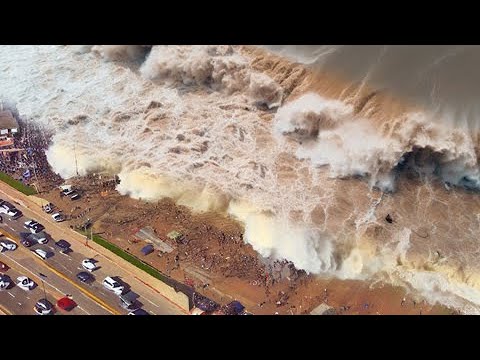 Like a tsunami!! Monstrous tidal waves hit the South African coast!