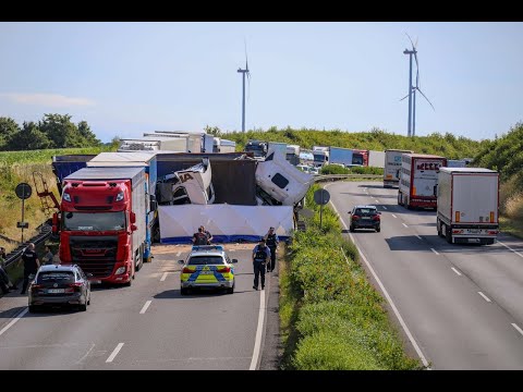 BAD HERSFELD: Vollsperrung auf der A4: Tragischer Unfall mit mehreren Lkw am Morgen