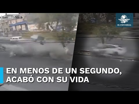 IMPACTANTE: Captan momento exacto de choque de automovilista, auto qued&oacute; destrozado