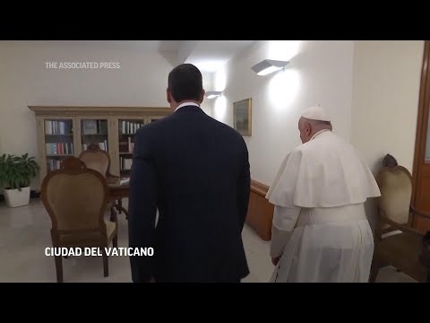 El Papa tiene &amp;ldquo;inflamaci&amp;oacute;n pulmonar&amp;rdquo; pero se muestra alegre en encuentro con el presidente de Paragu