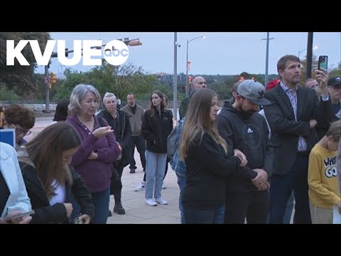 Community honors APD officer killed in South Austin Saturday